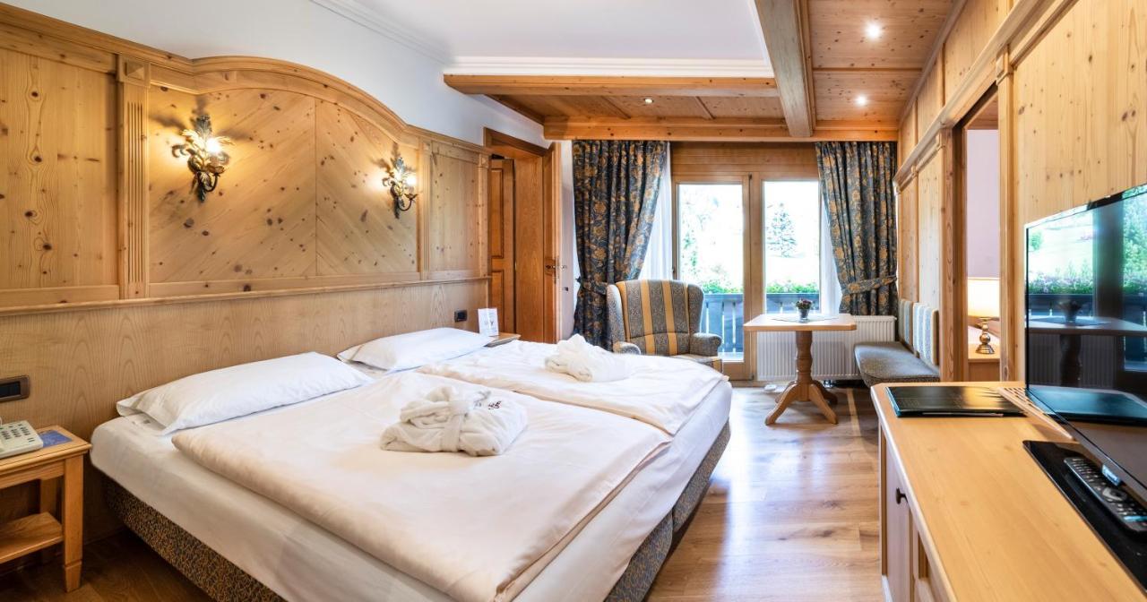 Alpen Hotel Corona Vigo di Fassa Eksteriør billede