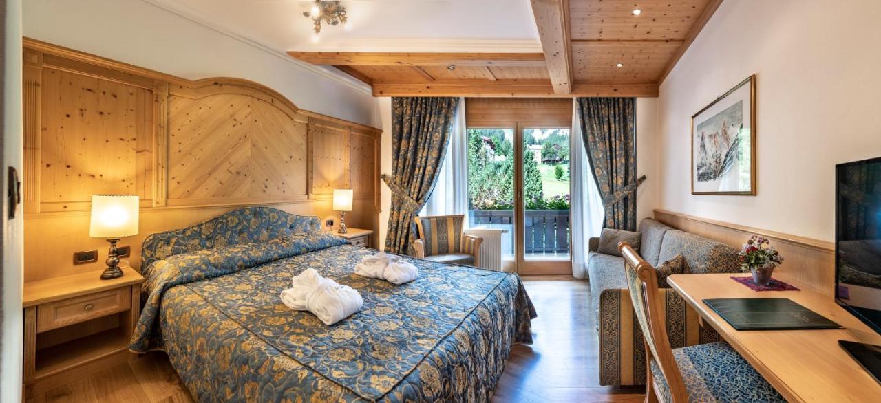 Alpen Hotel Corona Vigo di Fassa Eksteriør billede