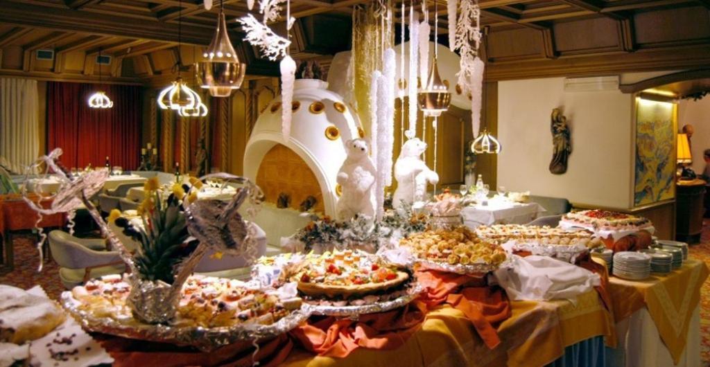 Alpen Hotel Corona Vigo di Fassa Eksteriør billede