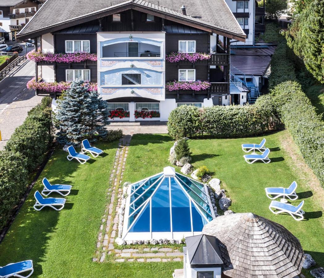 Alpen Hotel Corona Vigo di Fassa Eksteriør billede