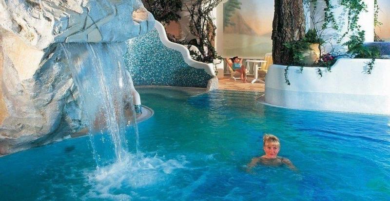 Alpen Hotel Corona Vigo di Fassa Eksteriør billede