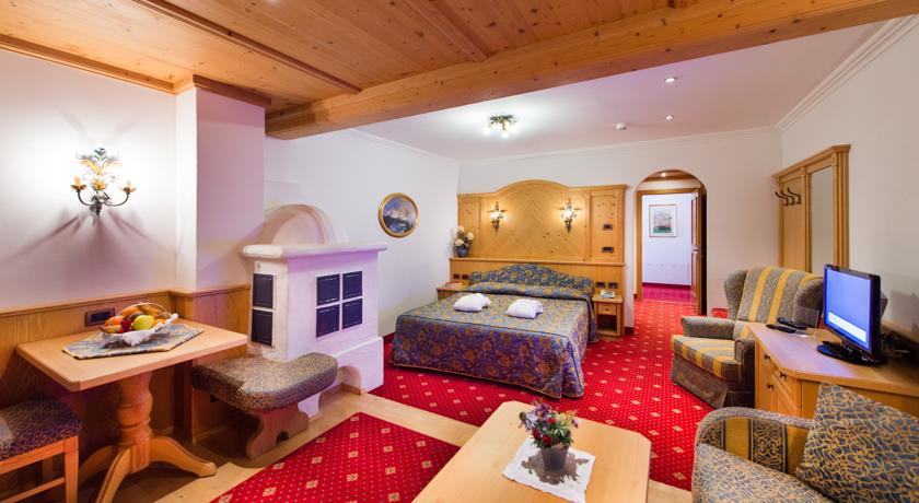 Alpen Hotel Corona Vigo di Fassa Værelse billede