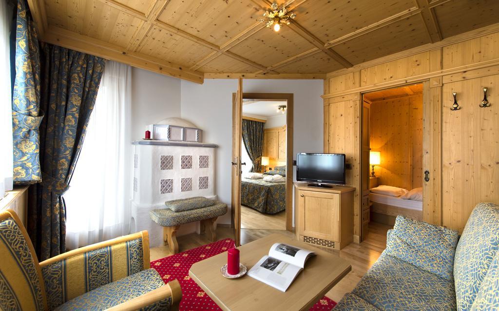 Alpen Hotel Corona Vigo di Fassa Eksteriør billede