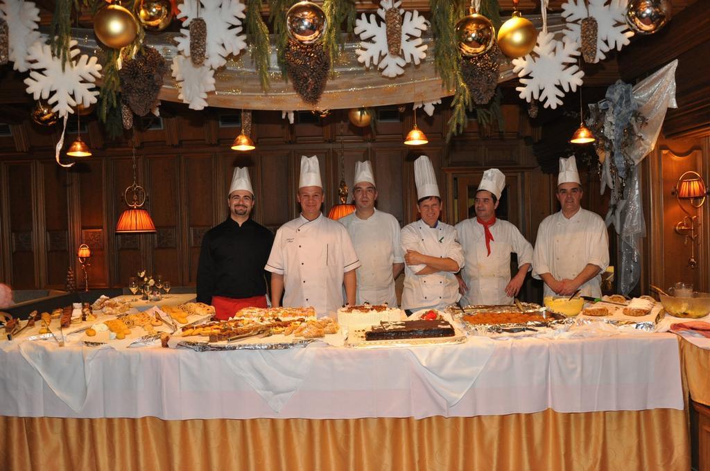 Alpen Hotel Corona Vigo di Fassa Eksteriør billede