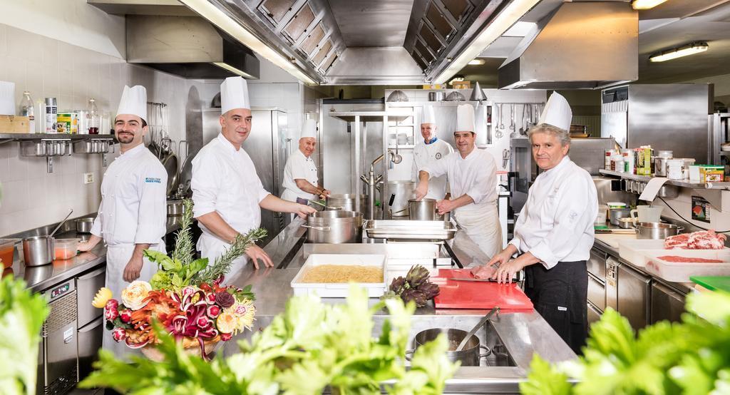 Alpen Hotel Corona Vigo di Fassa Eksteriør billede
